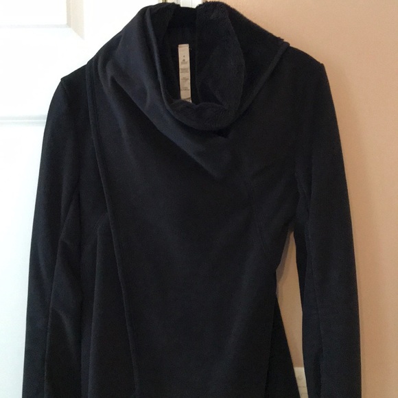 LuluLemon Presence of Mind coat - Picture 3 of 6